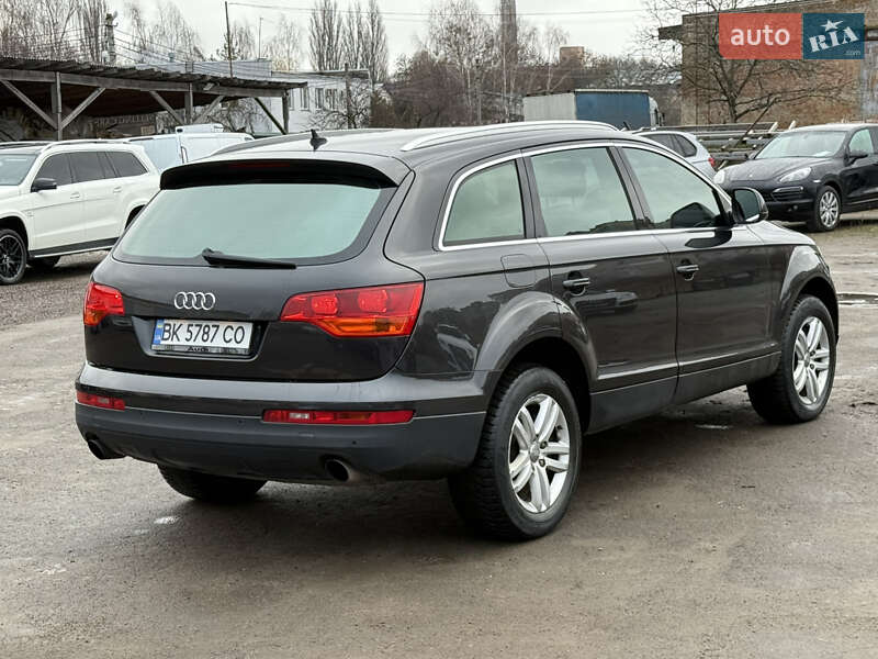 Позашляховик / Кросовер Audi Q7 2007 в Рівному