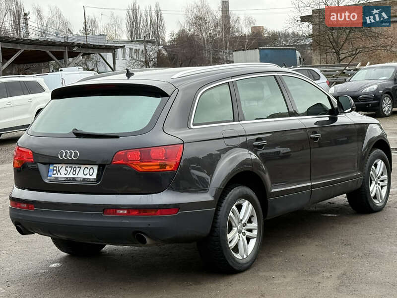 Позашляховик / Кросовер Audi Q7 2007 в Рівному