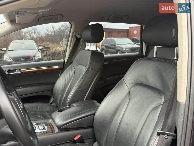 Позашляховик / Кросовер Audi Q7 2007 в Рівному