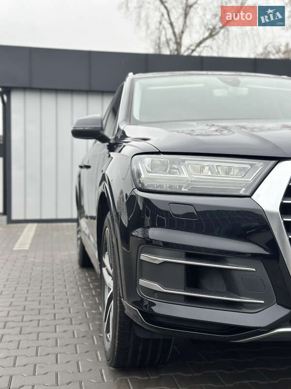 Внедорожник / Кроссовер Audi Q7 2017 в Владимире