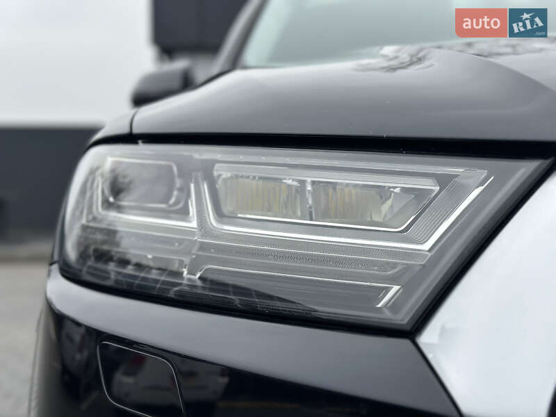 Внедорожник / Кроссовер Audi Q7 2017 в Владимире