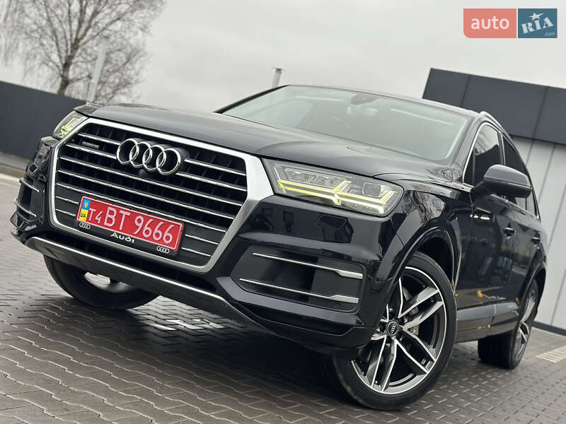 Внедорожник / Кроссовер Audi Q7 2017 в Владимире