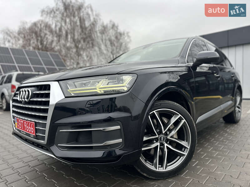Внедорожник / Кроссовер Audi Q7 2017 в Владимире