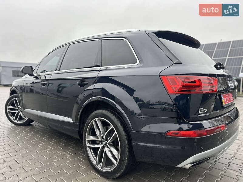 Внедорожник / Кроссовер Audi Q7 2017 в Владимире