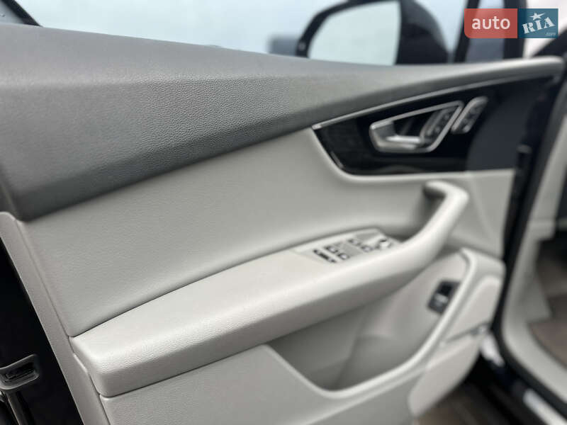 Внедорожник / Кроссовер Audi Q7 2017 в Владимире