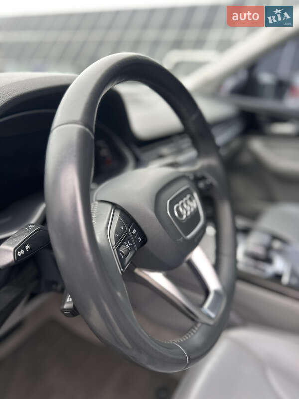 Внедорожник / Кроссовер Audi Q7 2017 в Владимире