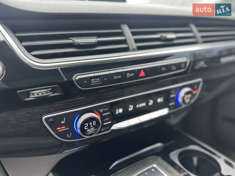 Внедорожник / Кроссовер Audi Q7 2017 в Владимире