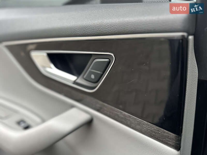 Внедорожник / Кроссовер Audi Q7 2017 в Владимире