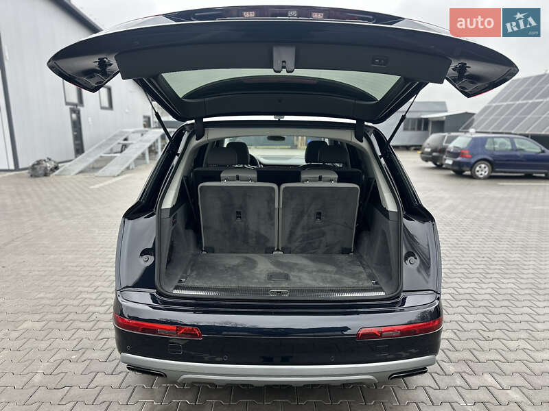 Внедорожник / Кроссовер Audi Q7 2017 в Владимире