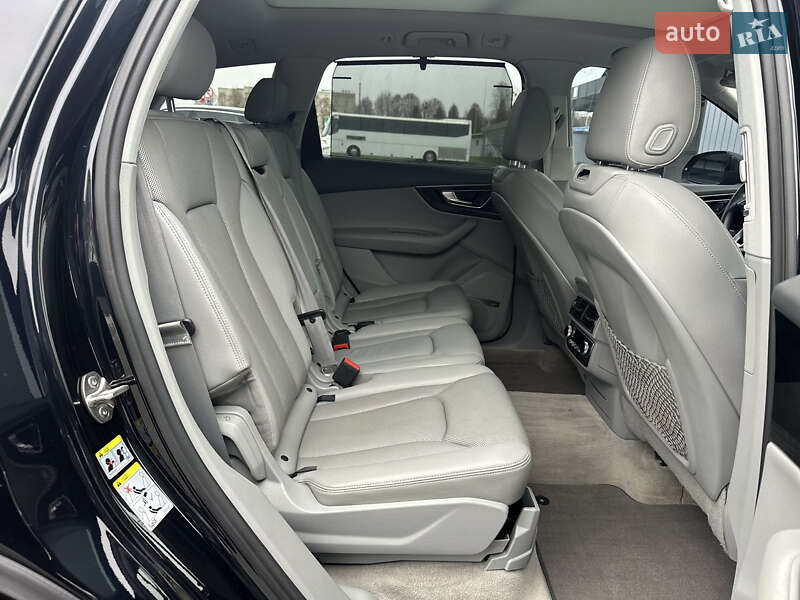 Внедорожник / Кроссовер Audi Q7 2017 в Владимире