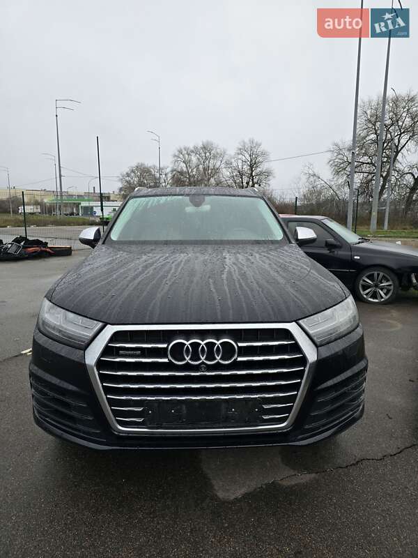 Позашляховик / Кросовер Audi Q7 2015 в Києві