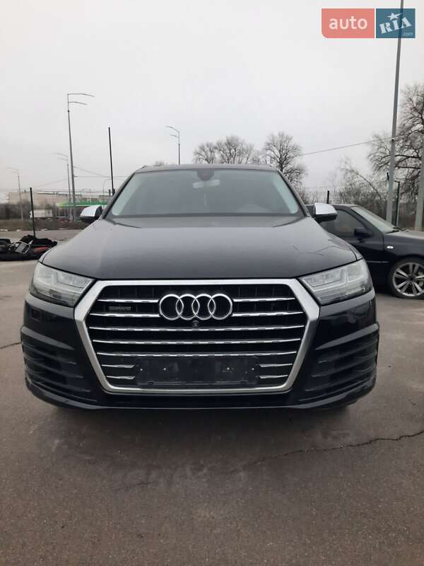 Позашляховик / Кросовер Audi Q7 2015 в Києві