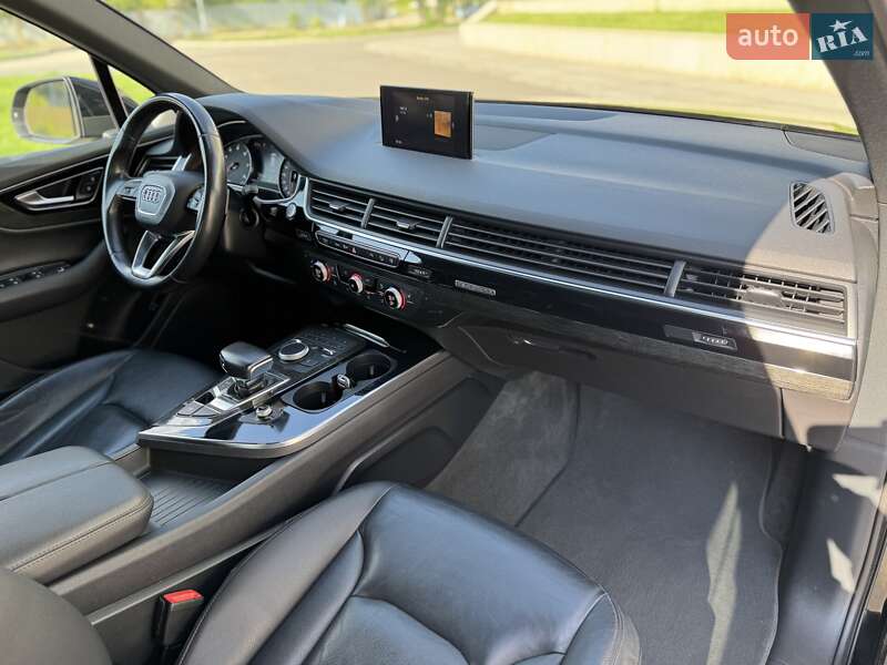 Внедорожник / Кроссовер Audi Q7 2016 в Днепре