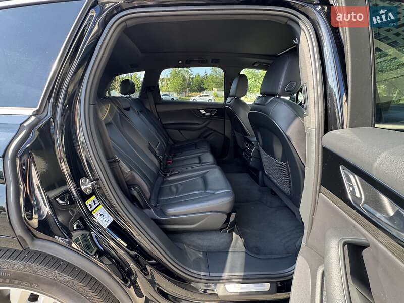 Внедорожник / Кроссовер Audi Q7 2016 в Днепре