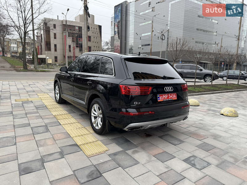 Позашляховик / Кросовер Audi Q7 2017 в Запоріжжі