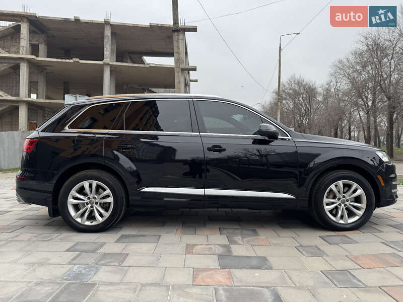 Позашляховик / Кросовер Audi Q7 2017 в Запоріжжі