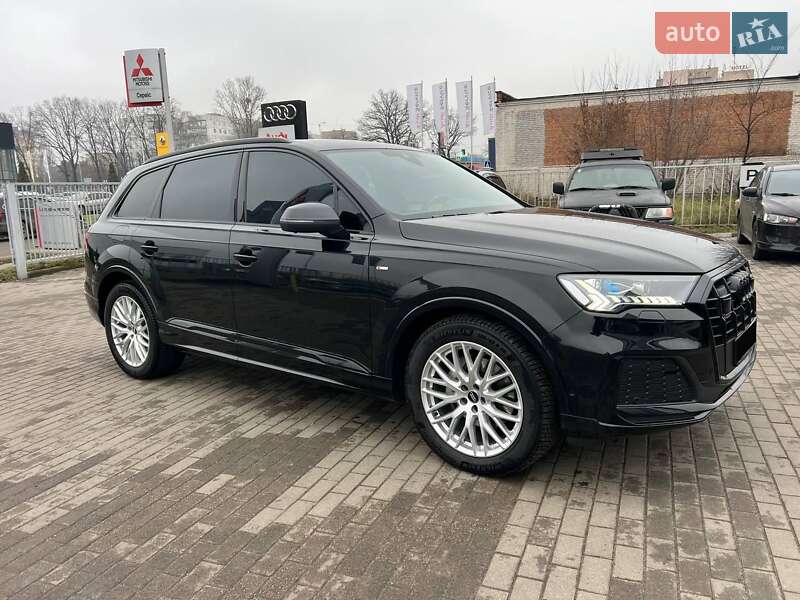 Внедорожник / Кроссовер Audi Q7 2023 в Полтаве