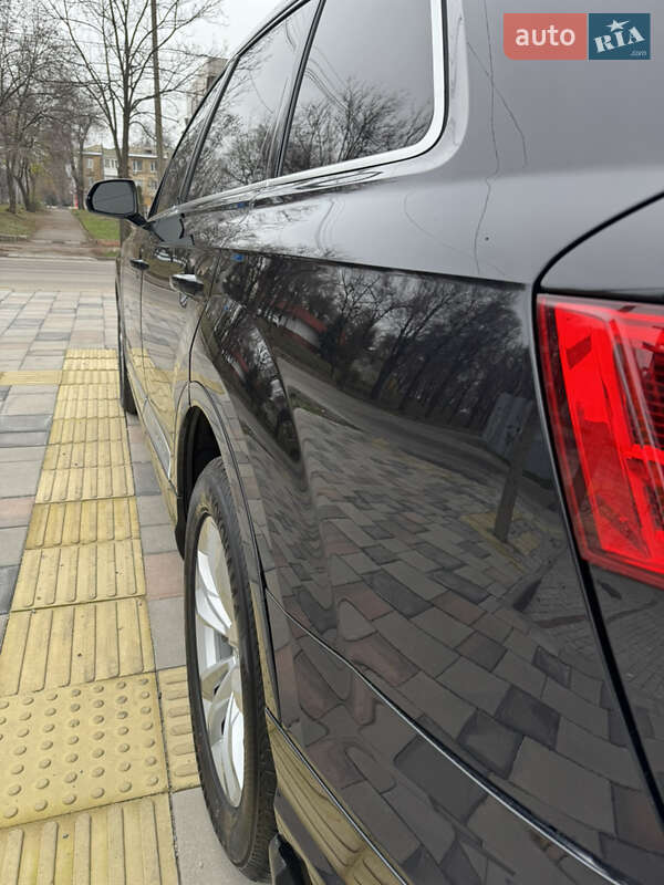 Позашляховик / Кросовер Audi Q7 2017 в Запоріжжі