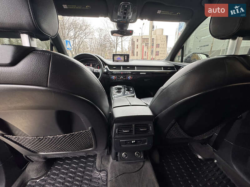 Позашляховик / Кросовер Audi Q7 2017 в Запоріжжі