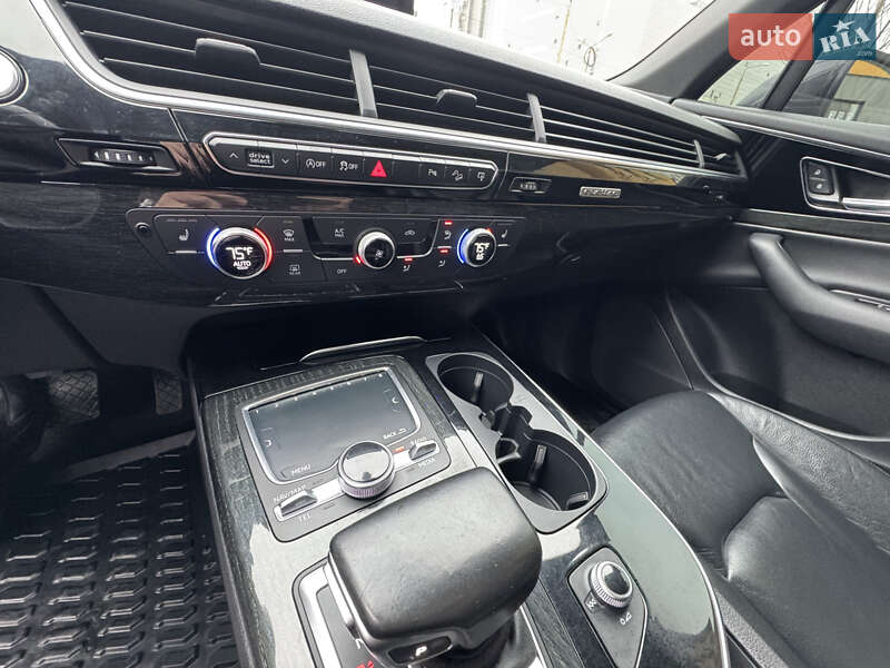 Позашляховик / Кросовер Audi Q7 2017 в Запоріжжі