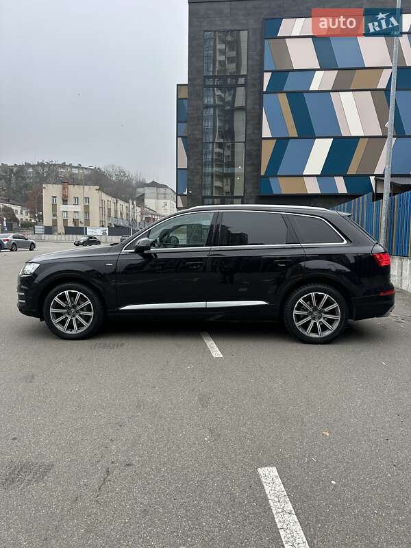 Внедорожник / Кроссовер Audi Q7 2018 в Киеве