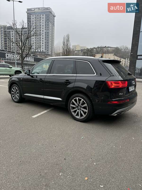 Внедорожник / Кроссовер Audi Q7 2018 в Киеве
