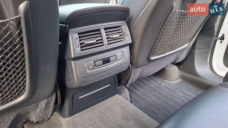 Позашляховик / Кросовер Audi Q7 2015 в Дніпрі