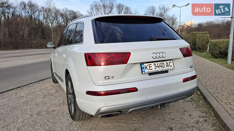 Позашляховик / Кросовер Audi Q7 2015 в Дніпрі