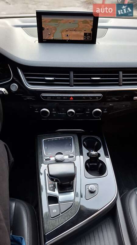 Позашляховик / Кросовер Audi Q7 2015 в Дніпрі