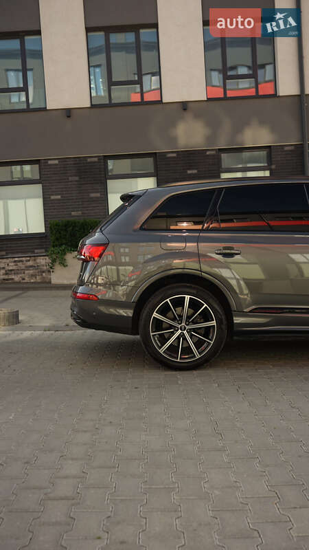 Внедорожник / Кроссовер Audi Q7 2019 в Львове