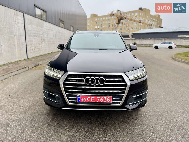 Позашляховик / Кросовер Audi Q7 2016 в Києві