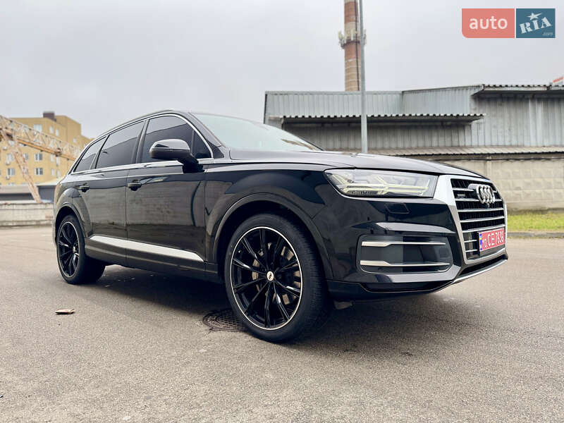 Позашляховик / Кросовер Audi Q7 2016 в Києві
