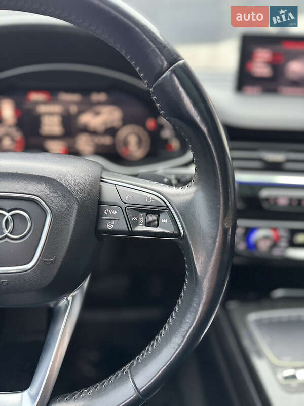 Позашляховик / Кросовер Audi Q7 2016 в Києві