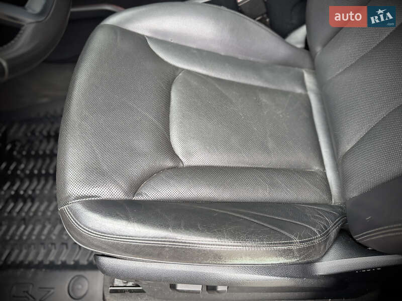 Позашляховик / Кросовер Audi Q7 2016 в Києві