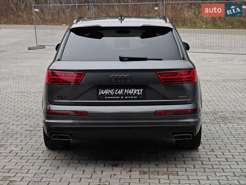 Внедорожник / Кроссовер Audi Q7 2015 в Дубно