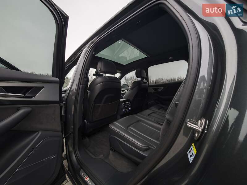 Внедорожник / Кроссовер Audi Q7 2015 в Дубно