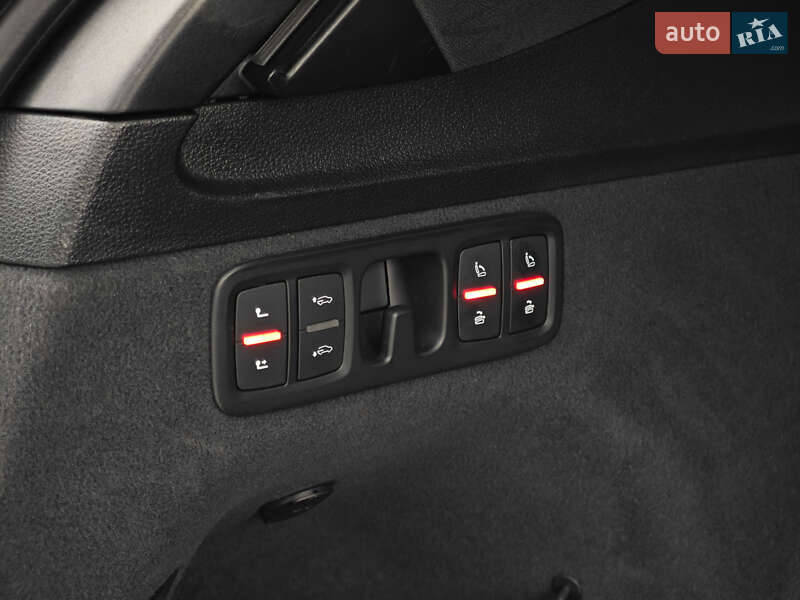 Внедорожник / Кроссовер Audi Q7 2015 в Дубно