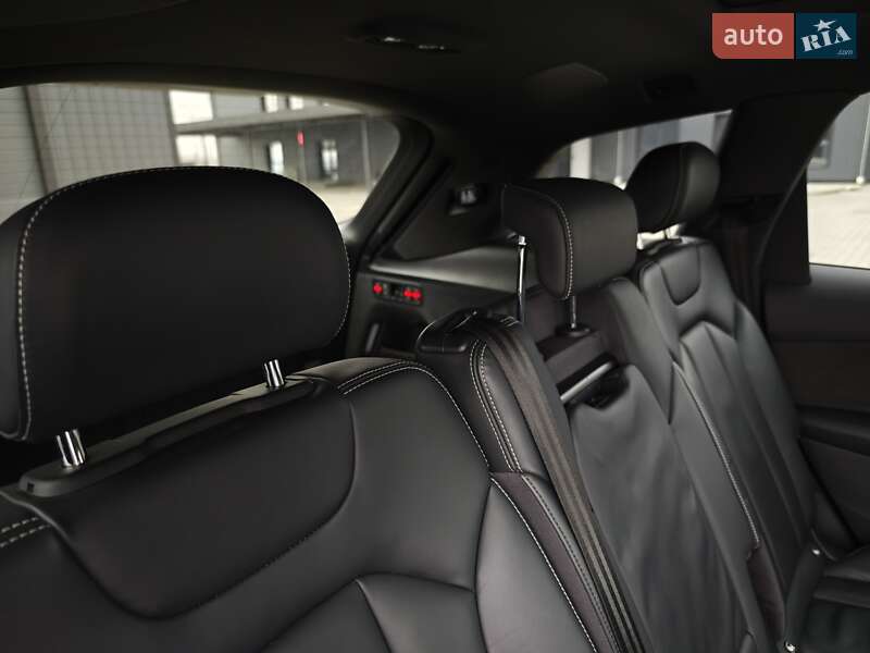 Внедорожник / Кроссовер Audi Q7 2015 в Дубно