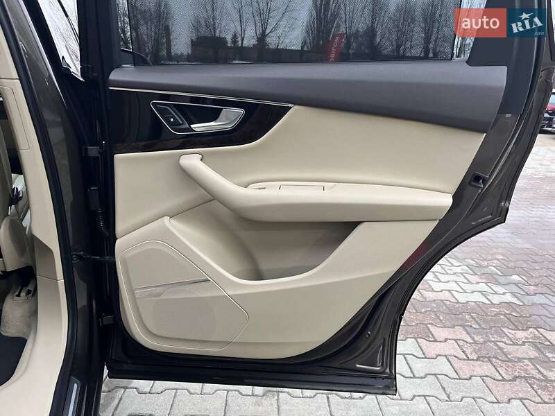 Внедорожник / Кроссовер Audi Q7 2016 в Житомире