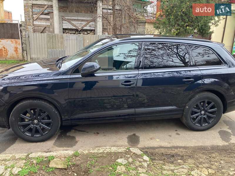 Внедорожник / Кроссовер Audi Q7 2016 в Белгороде-Днестровском
