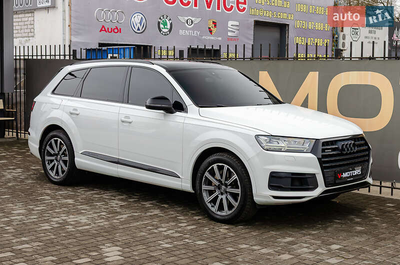 Внедорожник / Кроссовер Audi Q7 2015 в Киеве