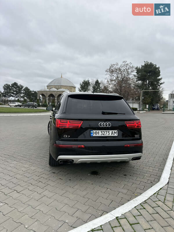 Позашляховик / Кросовер Audi Q7 2017 в Ізмаїлі