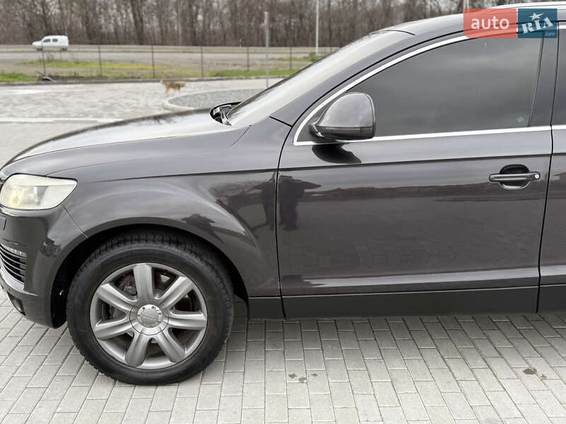 Внедорожник / Кроссовер Audi Q7 2006 в Черновцах фото 27 Внедорожник / Кроссовер Audi Q7 2006 в Черновцах