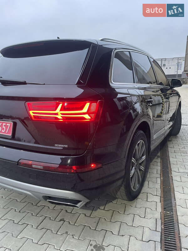 Внедорожник / Кроссовер Audi Q7 2017 в Калуше