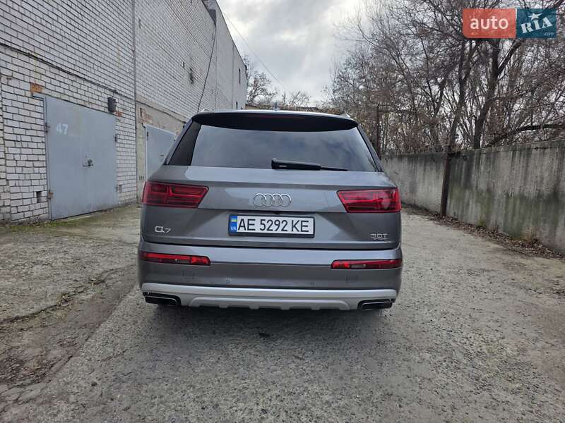 Позашляховик / Кросовер Audi Q7 2017 в Дніпрі фото 8 Позашляховик / Кросовер Audi Q7 2017 в Дніпрі