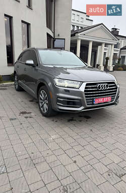 Внедорожник / Кроссовер Audi Q7 2017 в Стрые