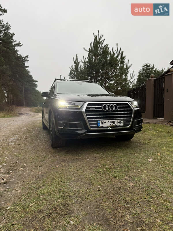 Внедорожник / Кроссовер Audi Q7 2017 в Житомире