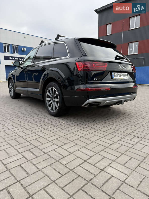 Внедорожник / Кроссовер Audi Q7 2017 в Житомире
