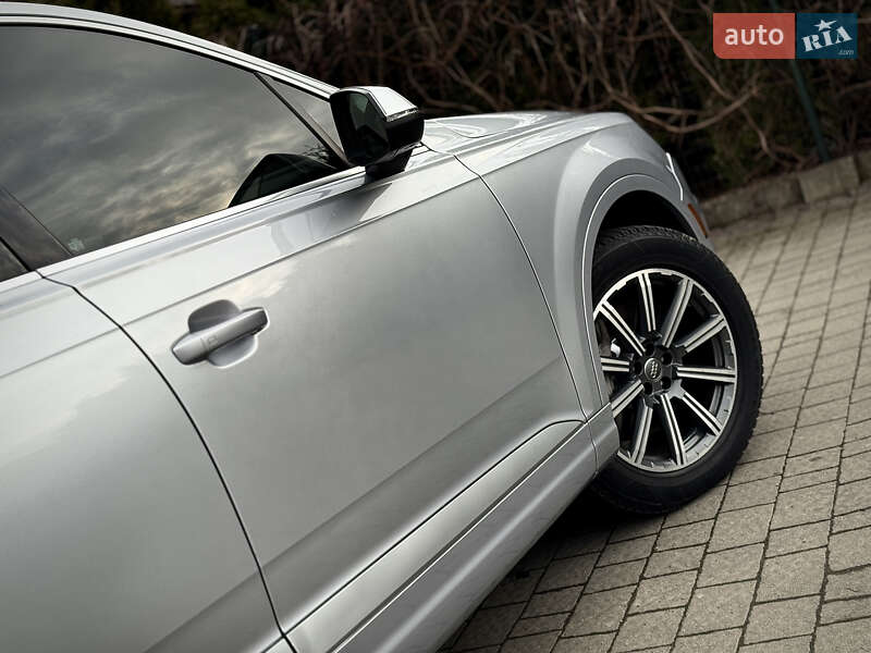 Внедорожник / Кроссовер Audi Q7 2017 в Стрые