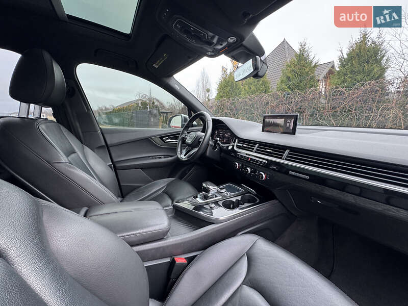 Внедорожник / Кроссовер Audi Q7 2017 в Стрые